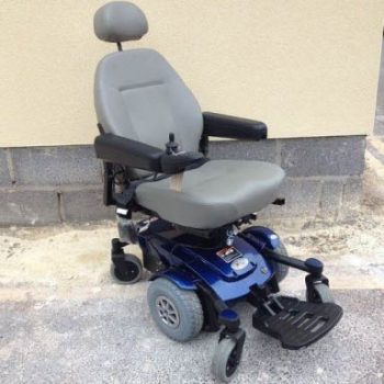 Jazy Power chair With Mid Wheel Drive